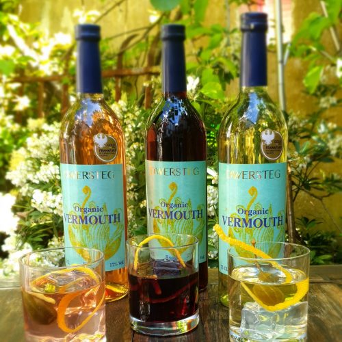 Vermouth mit Gläsern